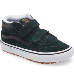 Perfect for Fall/Winter. SK-8 Mid Reissue Vans Sneakers